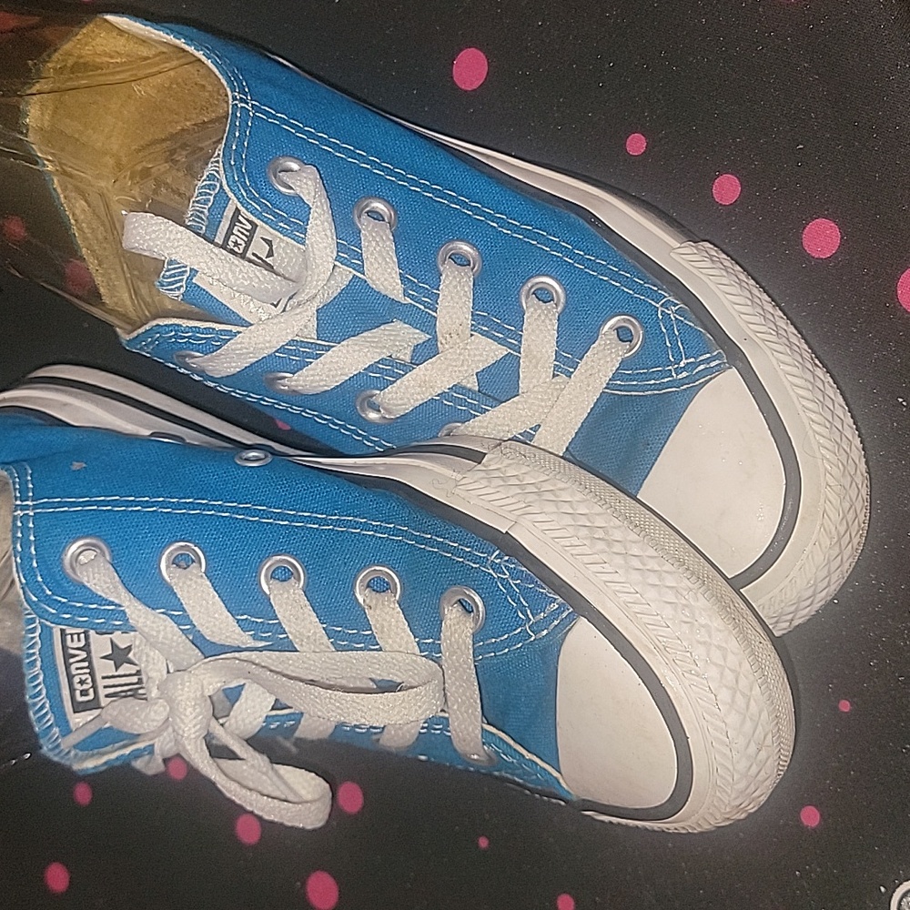 Converse sneaker